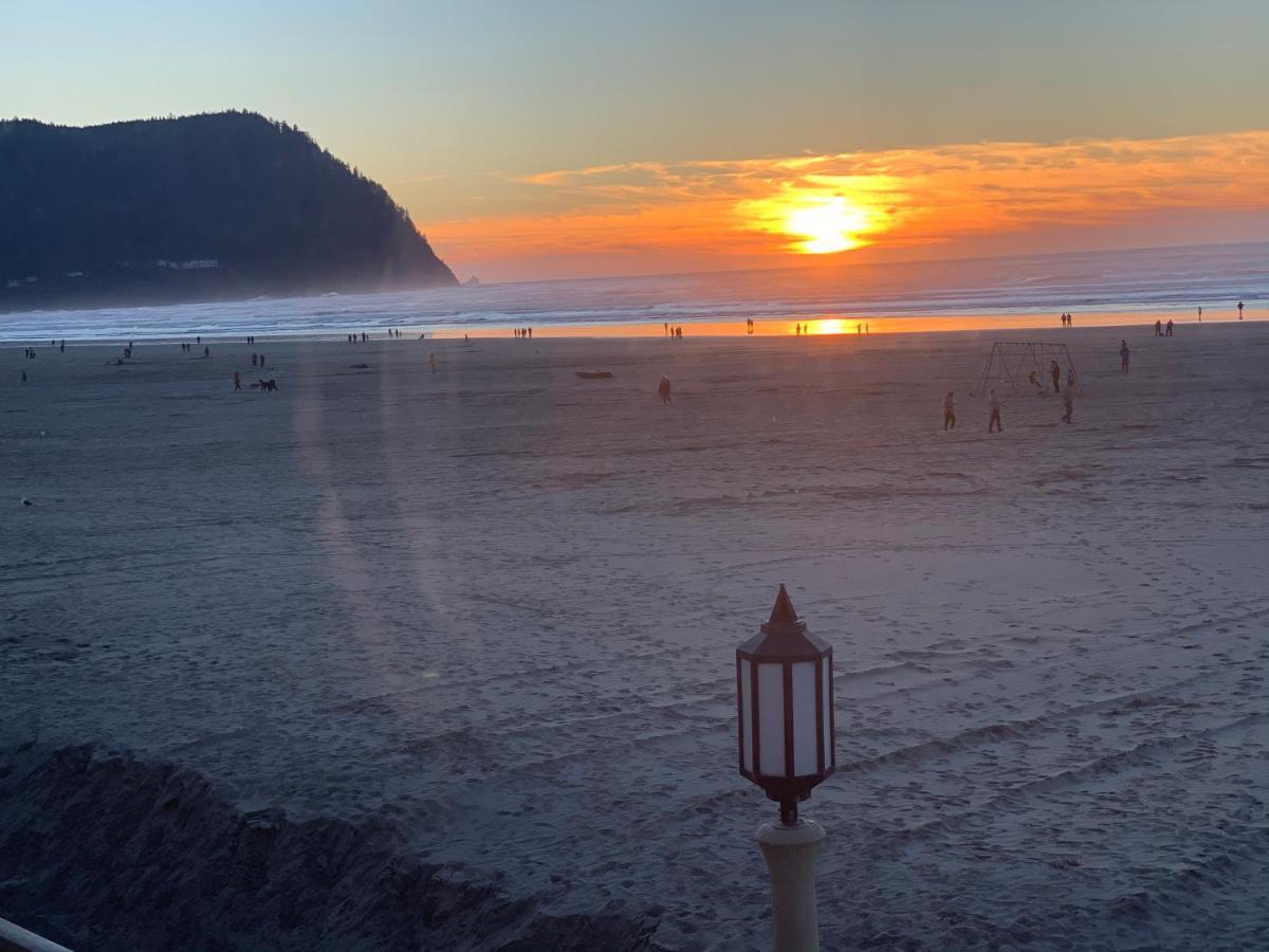 The Ocean Front At Seaside 모텔 외부 사진