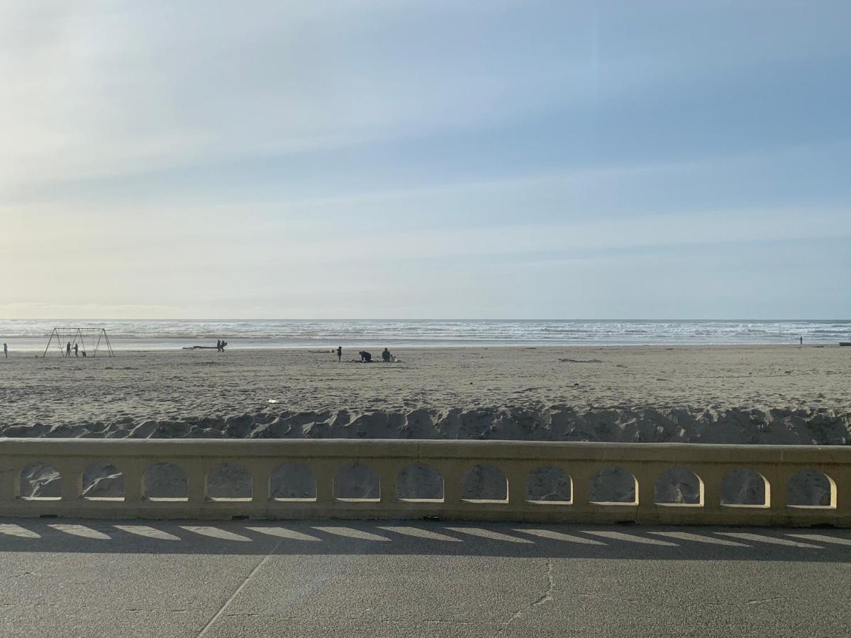 The Ocean Front At Seaside 모텔 외부 사진